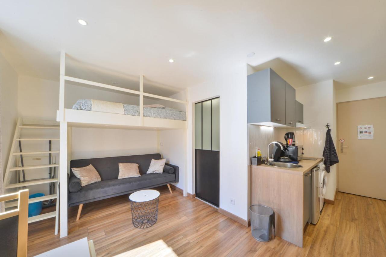 Fly Away Apartment Бурж Екстериор снимка