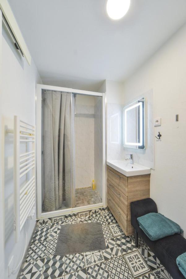 Fly Away Apartment Бурж Екстериор снимка