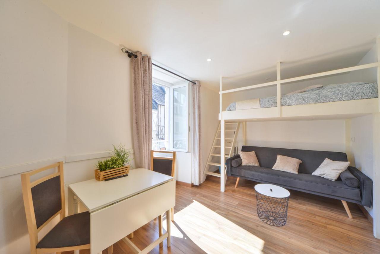 Fly Away Apartment Бурж Екстериор снимка