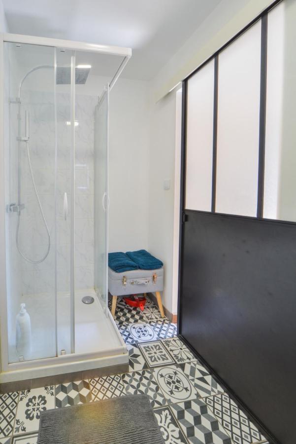 Fly Away Apartment Бурж Екстериор снимка