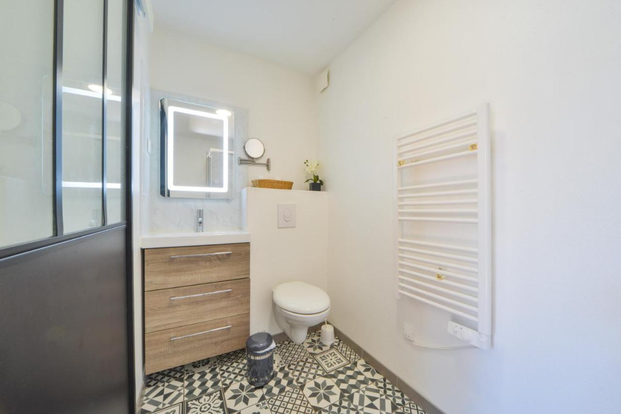 Fly Away Apartment Бурж Екстериор снимка