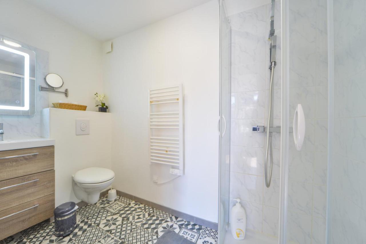 Fly Away Apartment Бурж Екстериор снимка