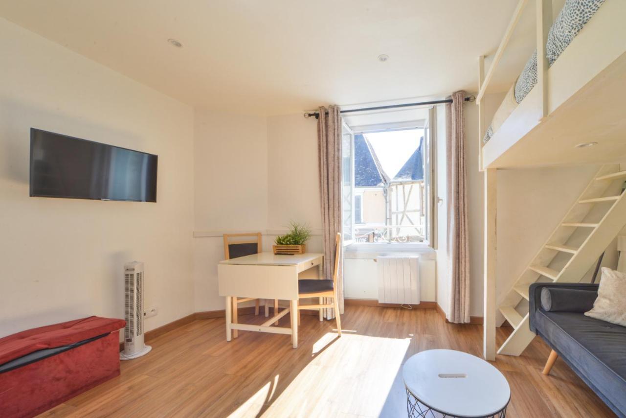 Fly Away Apartment Бурж Екстериор снимка
