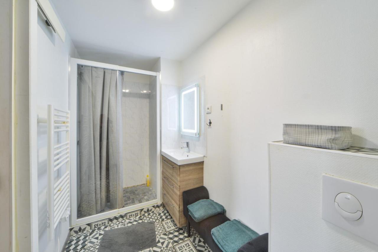 Fly Away Apartment Бурж Екстериор снимка